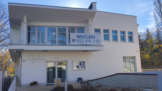 MILION NA UTRZYMANIE, 10 TYSIĘCY Z NOCLEGÓW