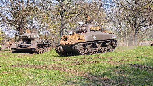 MILITARNY KLIMAT NA PLACU FESTYNOWYM