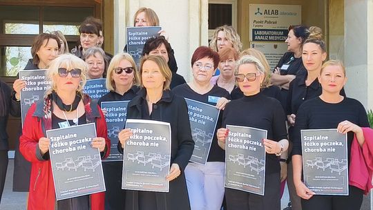 MINUTA CISZY i CZARNE STROJE – PROTEST PRZED SZPITALEM