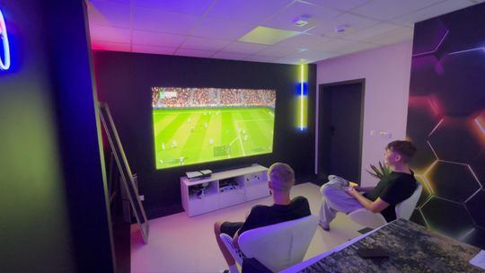 MŁODZI STWORZYLI WŁASNY GAMING ROOM