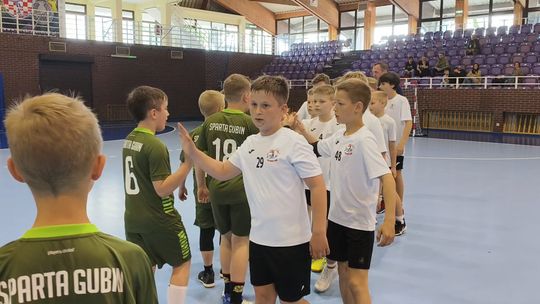 Młodzi szczypiorniści grają w Głogowie. Trwa Hutnik Handball Cup
