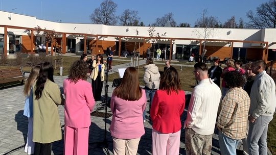 Muzyka i wzruszenie w Hospicjum Głogowskim. Wystąpił chór „Skrzydła”