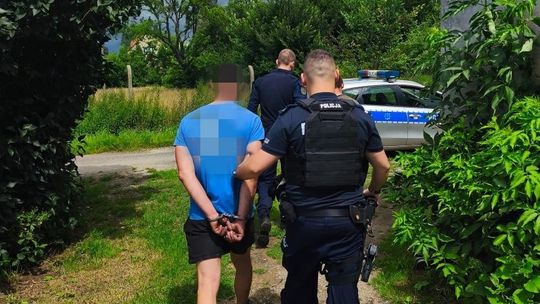 Myślał, że uniknie więzienia. Policjanci znaleźli go u kolegi