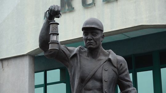 NA DÓŁ ZJECHALI RATOWNICY