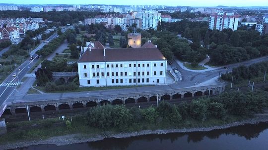 NA STYKU GŁOGÓW - PKP DRGNĘŁO W SPRAWIE KOLEJOWYCH RUIN... O ILE MIASTO ZAPŁACI