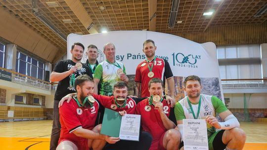 Nadleśnictwo Głogów tuż za podium w turnieju siatkówki