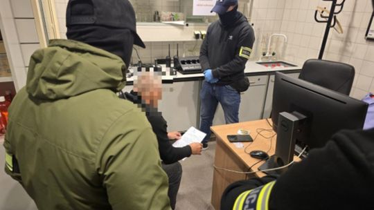 NARKOTYKOWA GRUPA DZIAŁAŁA W GŁOGOWIE I LEGNICY. SIEDEM OSÓB W ARESZCIE