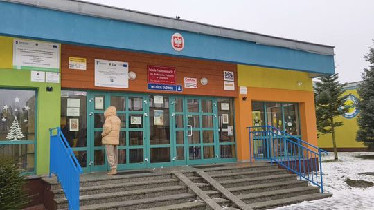 NAUCZYCIEL ZE SP NR 3 W GŁOGOWIE UKARANY PRZEZ SĄD