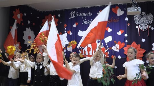 NIECH SIĘ ŚWIĘCI NEPODLEGŁA!