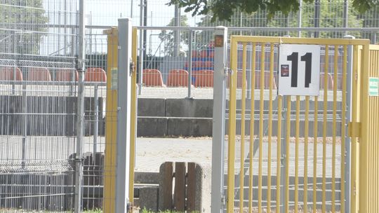 NIEPEŁNOSPRAWNI KIBICE NIE CHCĄ OGRODZENIA NA SWOIM SEKTORZE