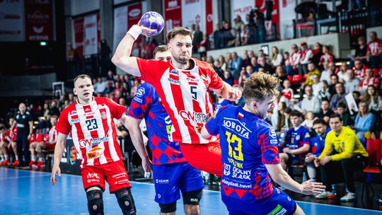 KGHM Chrobry Głogów przegrał na wyjeździe z Rebud KPR Ostrovia Ostrów Wielkopolski 26:30 w 21. serii Orlen Superliga. Głogowianie odrobili pięć bramek, lecz w końcówce zabrakło skuteczności.