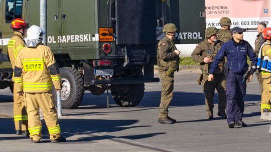 Niewybuch przy Aldi w Głogowie. Straż pożarna i policja na miejscu