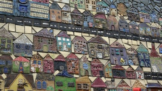 NIEZWYKŁA MOZAIKA W CENTRUM POLKOWIC