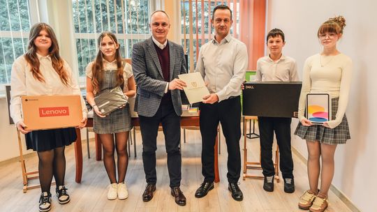 Nowy sprzęt komputerowy dla szkół w Polkowicach