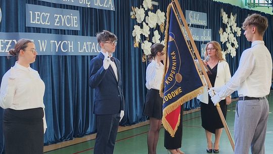 NOWY SZTANDAR NA JUBILEUSZ SZKOŁY
