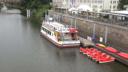 ODRA ZA PŁYTKA, LAGUNA NIE PŁYWA