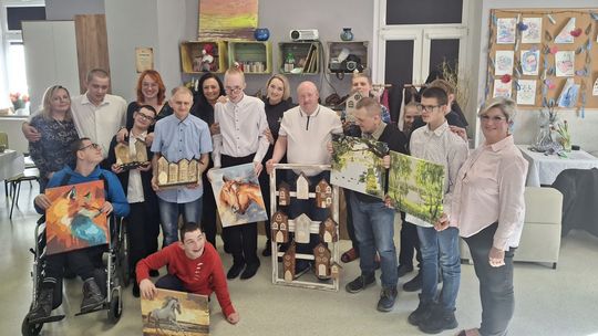 Osadzeni z Głogowa pomagają seniorom.