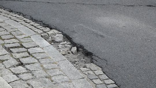 OSTROŻNIE NA RONDZIE GEN. DĄBROWSKIEGO