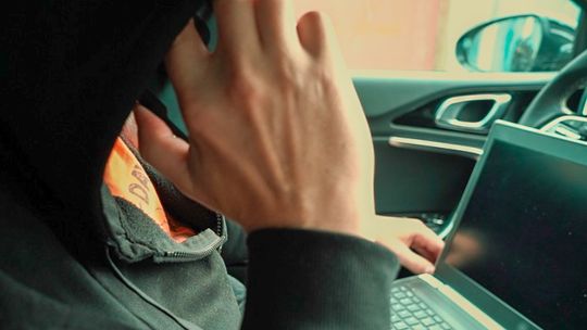 Oszustwo na fałszywą aukcję. Mieszkaniec Sławy stracił pieniądze