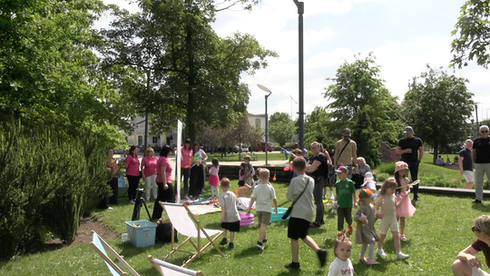 PARK MIEJSKI PEŁEN RODZIN. KOLEJNA ODSŁONA DRUGIEGO ŚNIADANIA