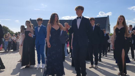 PIERWSZY TAKI POLONEZ W HISTORII SZKOŁY I JERZMANOWEJ