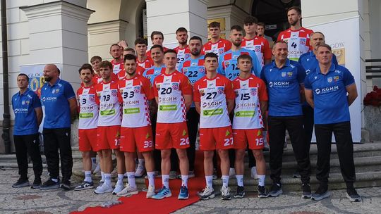 PIŁKARZE RĘCZNI CHROBREGO GŁOGÓW GOTOWI DO WALKI O LIGOWE PUNKTY