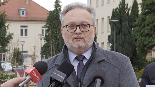 PIOTROWSKI: PIENIĘDZY NA SZPITALE JEST ZA MAŁO, A BĘDZIE JESZCZE MNIEJ