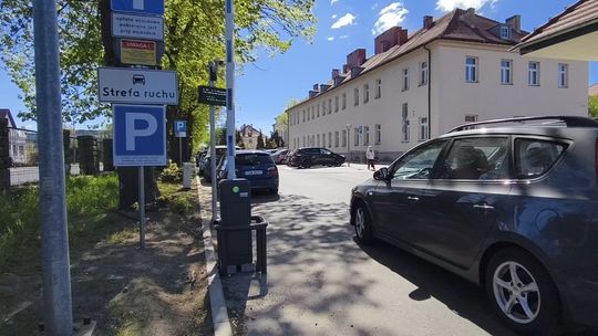 PŁATNE PARKOWANIE PRZY SZPITALU – ZDANIA PODZIELONE