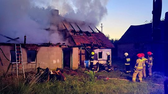 Płonął pustostan w Chocianowcu. Akcja trwała kilka godzin