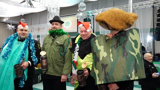 PO PRZERWIE ŚWIĘTOWALI W CECHOWNI
