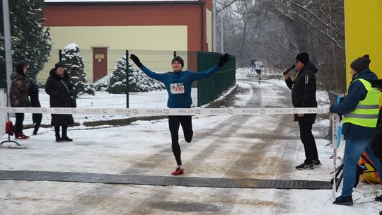 POBIEGLI PO ŚNIEGU I LODZIE
