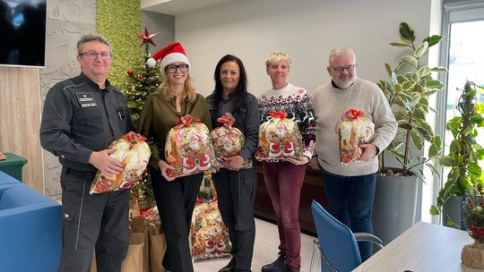 Poduszki z sercem. Zakład Karny w Głogowie wsparł Hospicjum Głogowskie