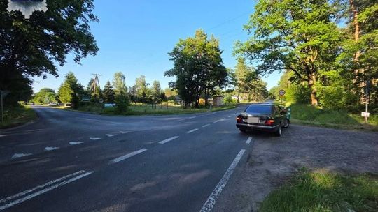 Policjanci odzyskali Mercedesa, teraz szukają sprawcy kradzieży