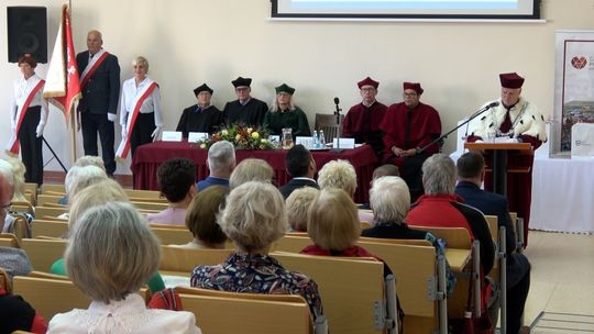 POLKOWICCY SENIORZY POSZLI NA STUDIA