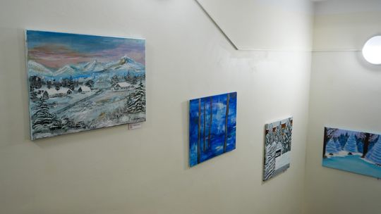 Polkowice: Zima oczami artystów w holu Ratusza