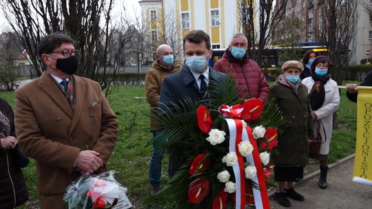 POMODLILI SIĘ ZA OFIARY KATASTROFY