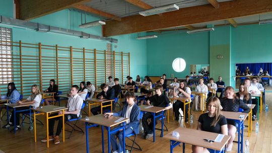 Ponad 300 uczniów z gminy Polkowice pisze egzaminy ósmoklasisty