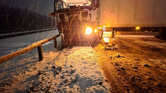 Poranne zdarzenie na S3. Ciężarówka zablokowała ruch