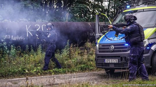 Pościg, wybuch i ranni – ćwiczenia służb w zakładzie KGHM