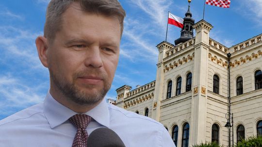 POSEŁ Z RADNYMI WEJDĄ DO GŁOGOWSKIEGO RATUSZA