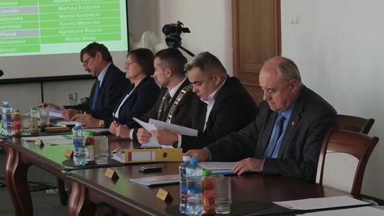 Powiat zwiększa wydatki na promocję. Radny oyta o koszty