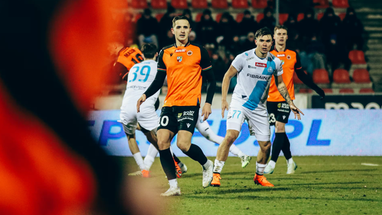 POWRÓT BEZ FAJERWERKÓW. CHROBRY REMISUJE ZE STALĄ