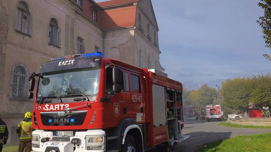 POŻAR PAŁACU I AKCJA RATUNKOWA W JERZMANOWEJ!