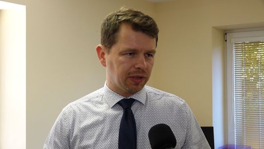 PRZEWODNICZĄCY APELUJE, POSEŁ ODPOWIADA