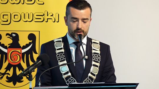 RADNI ZA PODWYŻKĄ PENSJI DLA STAROSTY MICHAŁA WNUKA