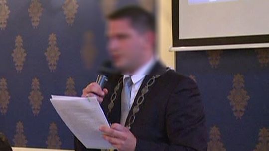 RADNY Z ZARZUTAMI. Śledztwo w sprawie beczek na Krochmalnej nabrało tempa.