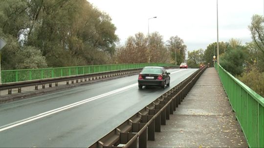 REMONT ZNÓW PRZEŁOŻONY. Most betonowy na Starej Odrze nie będzie naprawiany w tym roku.