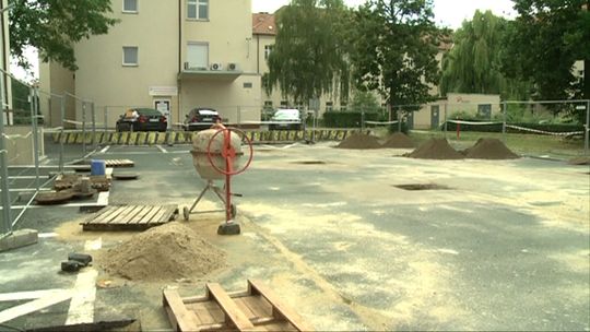 REMONTUJĄ PARKING. Nieczynny plac parkingowy na terenie szpitala zostanie naprawiony.