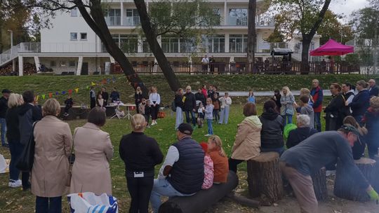 Rodziny zastępcze z powiatu głogowskiego spędziły czas przy Neptunie