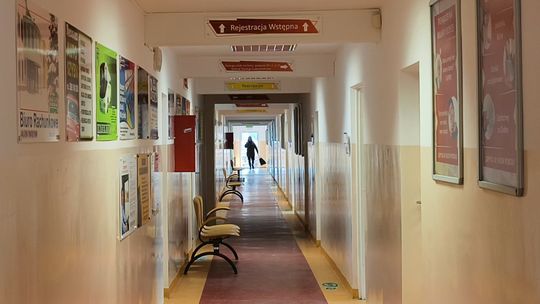 RYNEK PRACY W POWIECIE GŁOGOWSKIM KURCZY SIĘ?